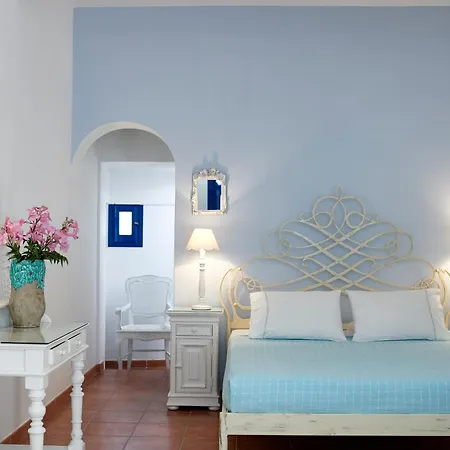 Folegandros Apartments
