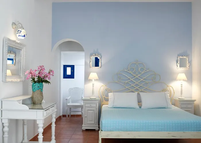 Folegandros Apartments