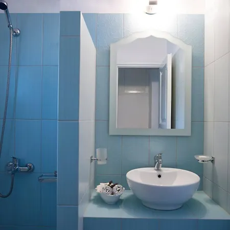 Folegandros Apartments