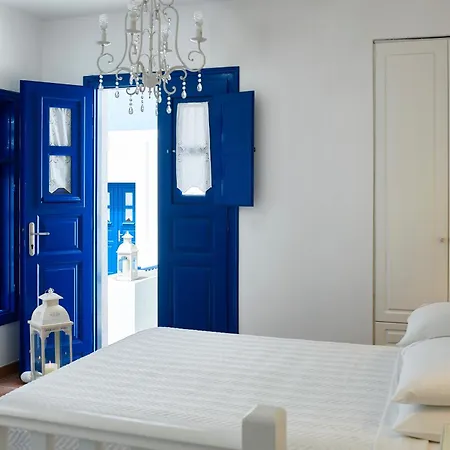 Folegandros Apartments