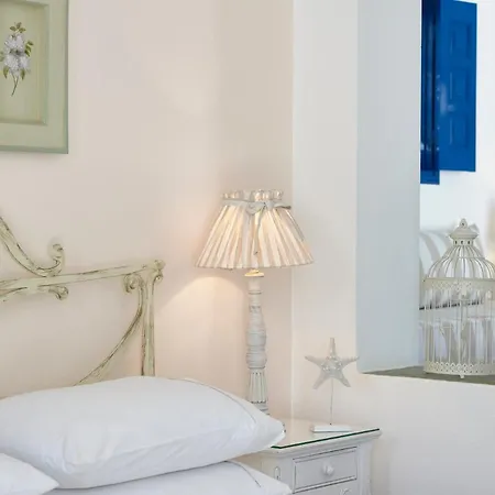 Folegandros Apartments Hotel 2*